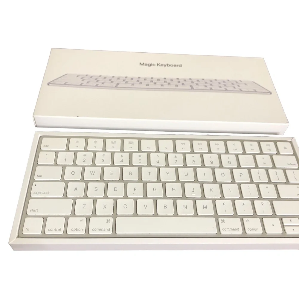 APPLE Wireless Magic Keyboard NO CABLE ***SELLING AS IS***